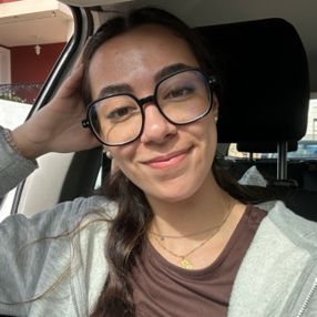 Maya Asensio, Babysitter in Ceutí