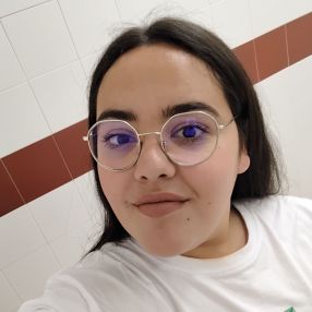 Nerea, Niñera o canguro en Malagón