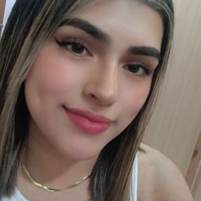 Ángela Mariela, Niñera o canguro en Azuaga