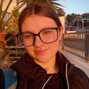 Alexandra, Niñera o canguro en la Nucia