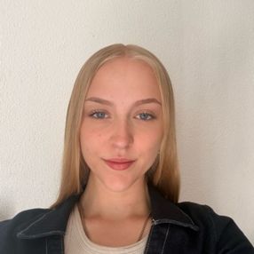 Lelya, Babysitter in Calvià