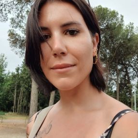 Esther, Niñera o canguro en Binéfar