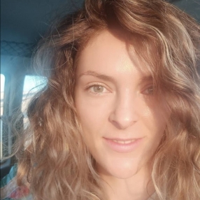 Arelia, Babysitter in Lorca