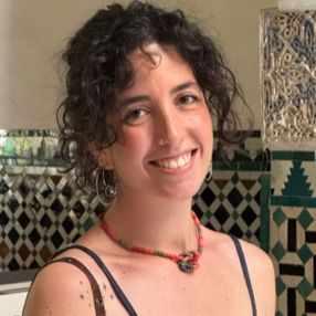 Carmen, Niñera o canguro en Dos Hermanas