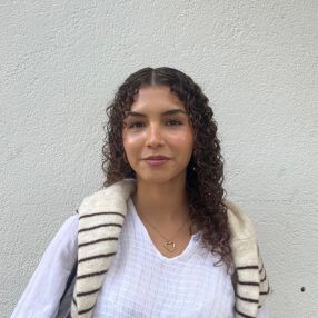 Yamila Belen, Niñera o canguro en Cabrils