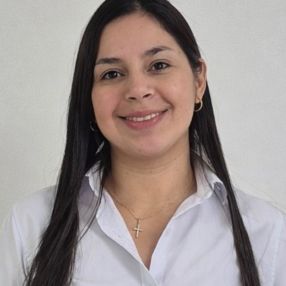 Laura Marcela, Niñera o canguro en Arrecife