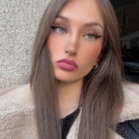 Zaira, Babysitter in Burela