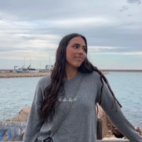 Anahi Castellano Cardozo, Niñera o canguro en Vinaroz