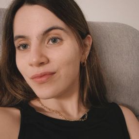 Laura, Niñera o canguro en La Laguna