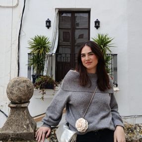 Aida, Niñera o canguro en Pozoblanco