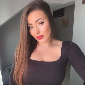 Aytiara, Niñera o canguro en La Perdoma