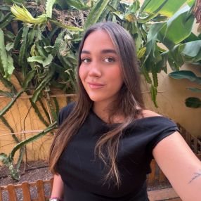 Rebeca, Niñera o canguro en Pallejà