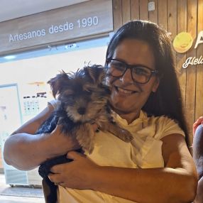 Karina, Niñera o canguro en Nigrán