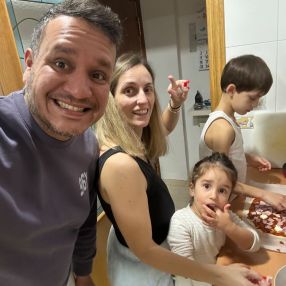 Alejandro, Familia en Coslada
