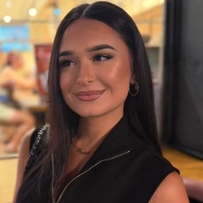 Paola, Niñera o canguro en Rafal