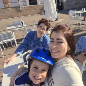 Anailis, Familia en Gijón