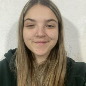 Laia, Babysitter in Fornells de la Selva