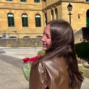 Aroa, Niñera o canguro en Oyarzun