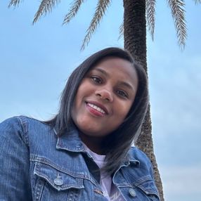 Dilcia maría, Niñera o canguro en Vinaroz