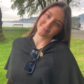 Lorena, Niñera o canguro en Catadau