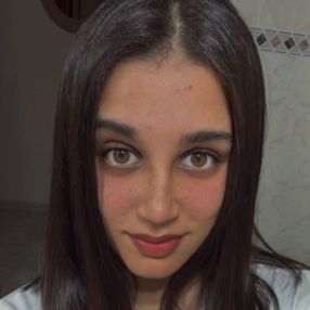 Anna, Niñera o canguro en La Granada
