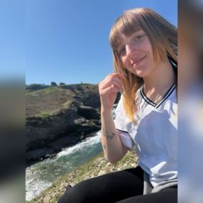 Eve, Niñera o canguro en La Bañeza