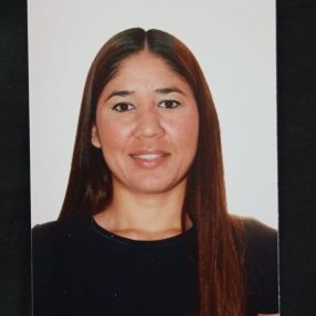 Génesis, Niñera o canguro en Sils