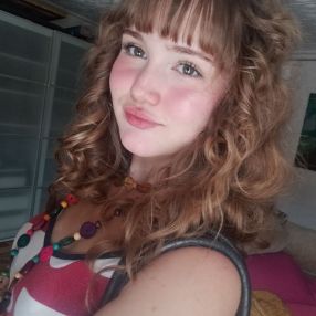 Anissa Yasmin, Niñera o canguro en Can Picafort