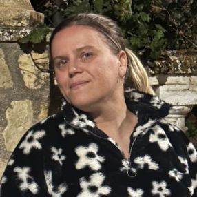 Corina Rozalia, Niñera o canguro en Yunquera de Henares