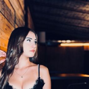 Cristina, Niñera o canguro en Yebes