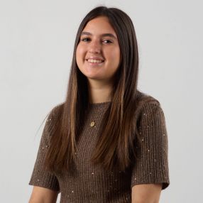 Aina Maria, Babysitter in Sineu