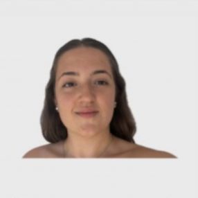Edurne, Babysitter in Moncada