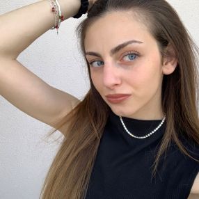 Eleonora, Babysitter in Serra
