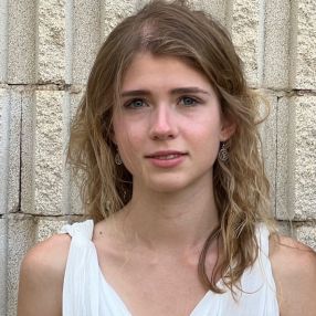 Ines, Babysitter in Lloseta