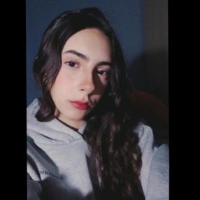 Melanie, Niñera o canguro en Torredonjimeno