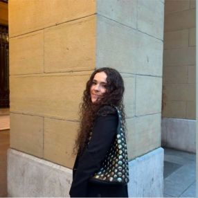 Irati, Niñera o canguro en San Sebastián