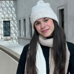 Claudia, Niñera o canguro en Morón de la Frontera