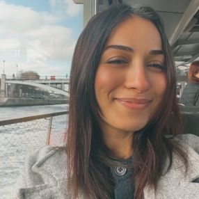 Najwa, Niñera o canguro en Avilés