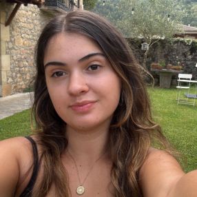 Carolina, Babysitter in Peligros