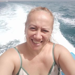 Emilse Lorena, Babysitter in Elche