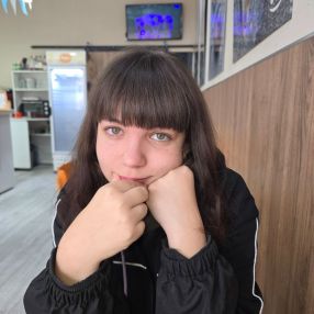 Alicia, Niñera o canguro en La Laguna