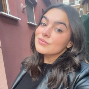 Eukene, Niñera o canguro en Comillas