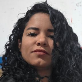 Yenisey, Babysitter in Antigua