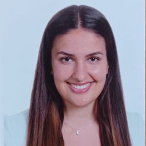 Claudia, Niñera o canguro en La Garita