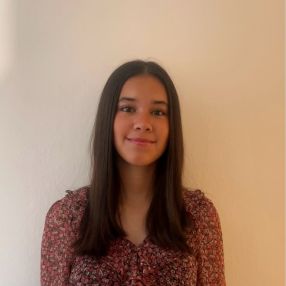 Noor, Babysitter in Manlleu