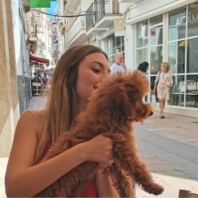 Ariadna, Babysitter in Martorell