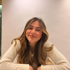 Nora, Niñera o canguro en Barbate