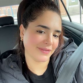 Fatine, Babysitter in Rentería