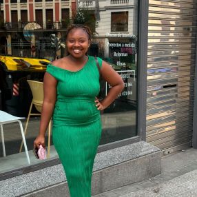 Emmanuella, Babysitter in Ermua