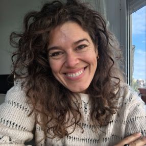 Iara, Babysitter in Manlleu